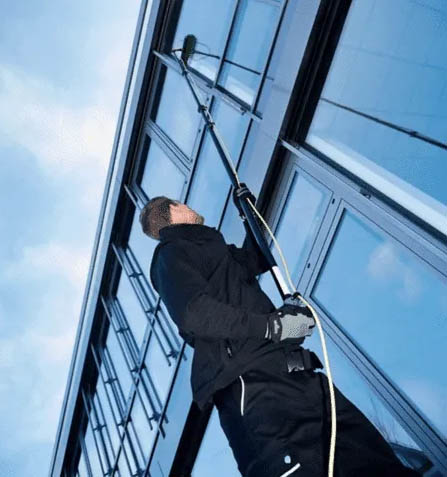 Professional Window Cleaner In Wimbledon